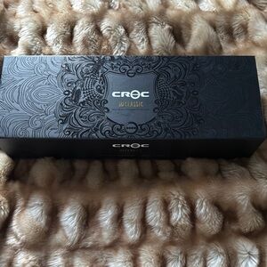 BRAND NEW Croc the New Classic Flat Iron with Black Titanium Technology